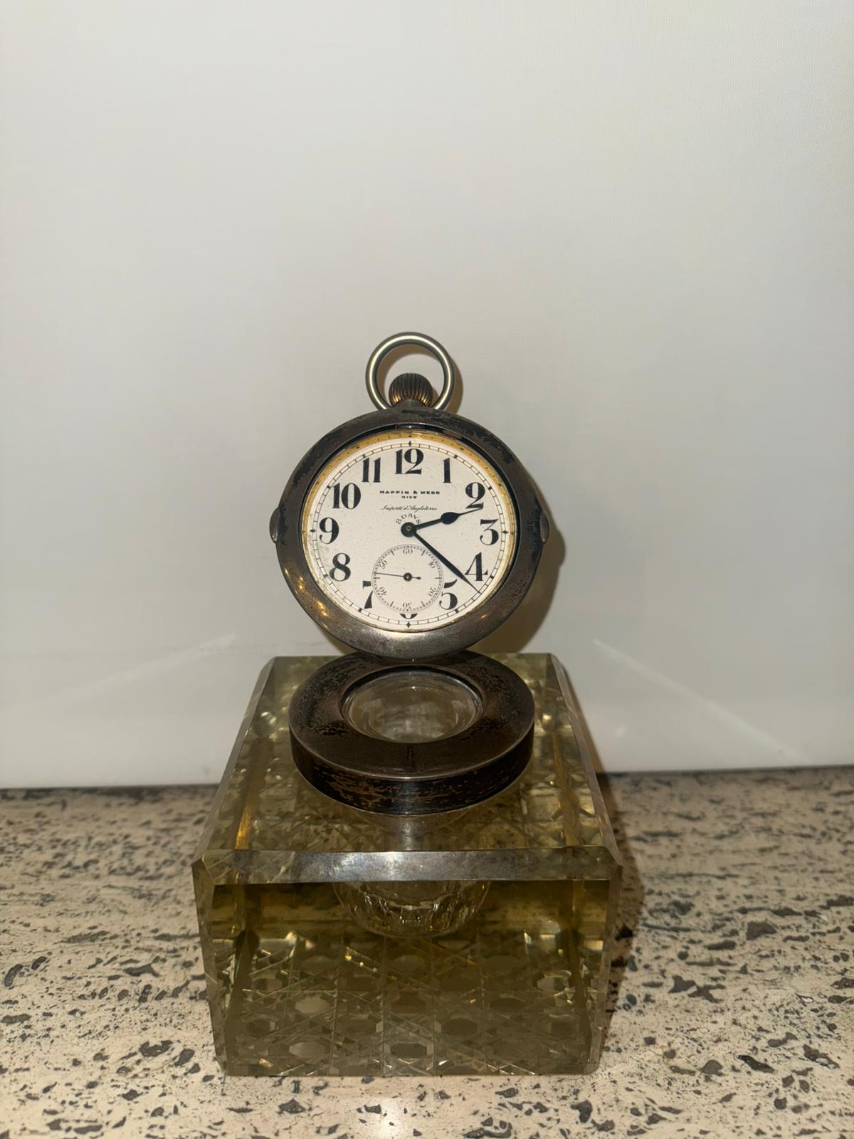 Encrier pendule en cristal avec montre à gousset MAPPIN & WEBB